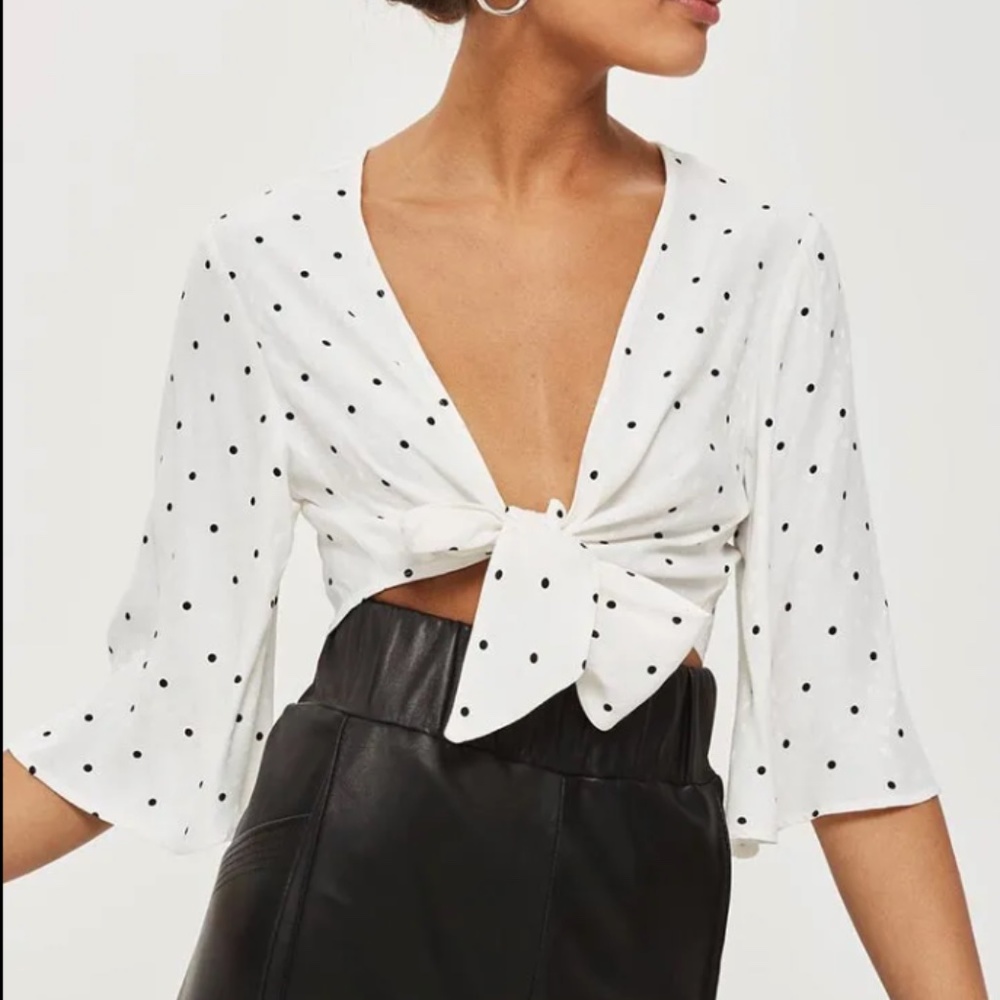 TOPSHOP Polkadot tie front blouse black and white (SIZE 8)